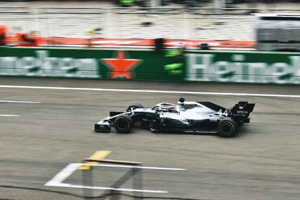 f1赛车手小黑的比赛经历和成就-第1张图片-www.211178.com_果博福布斯